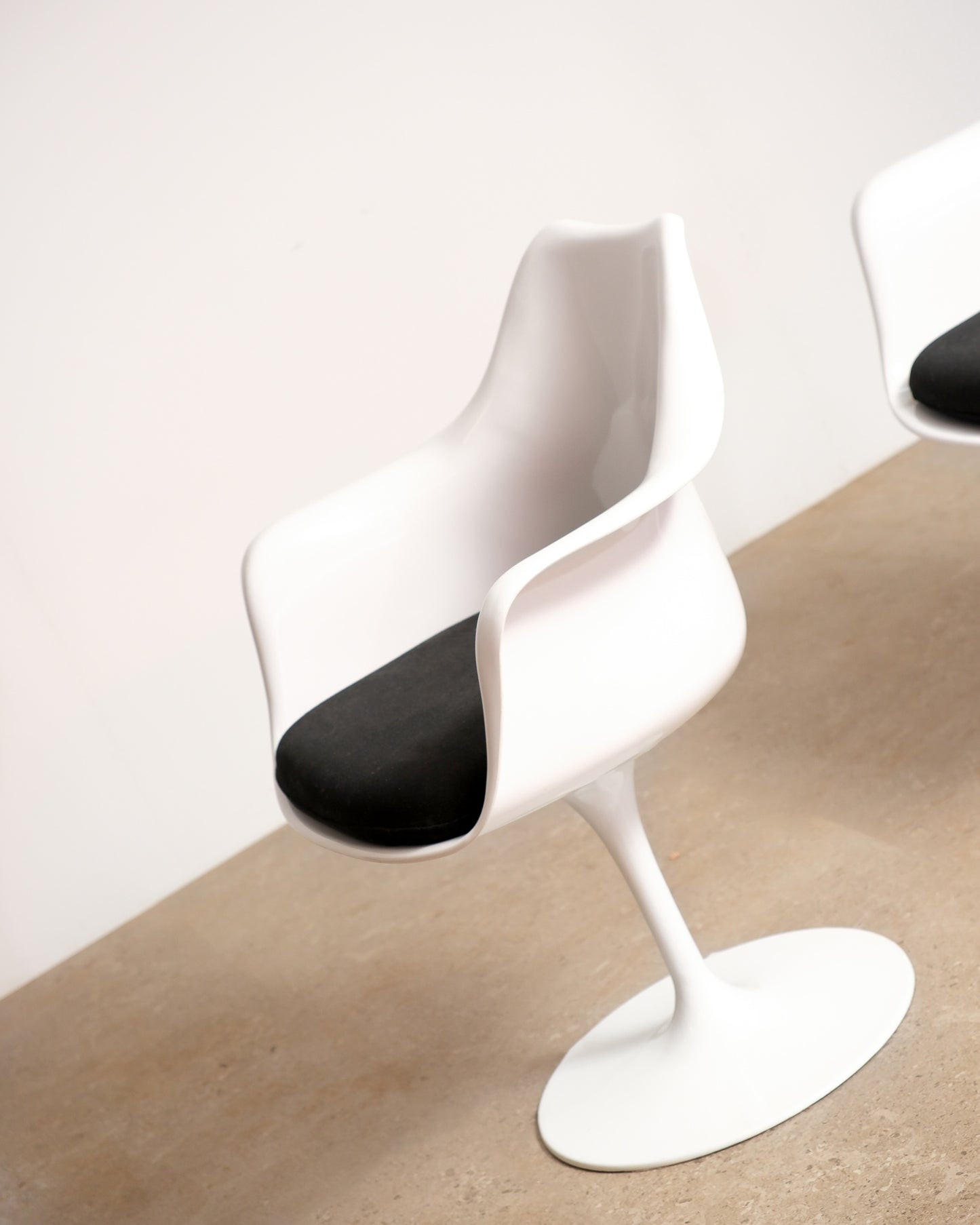 Tulip Arm Chair (Reproduction)