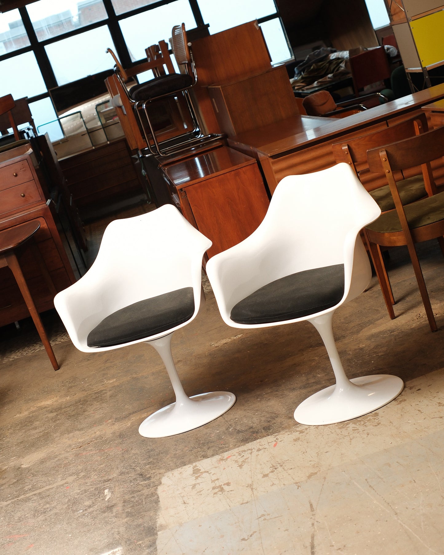 Tulip Arm Chair (Reproduction)
