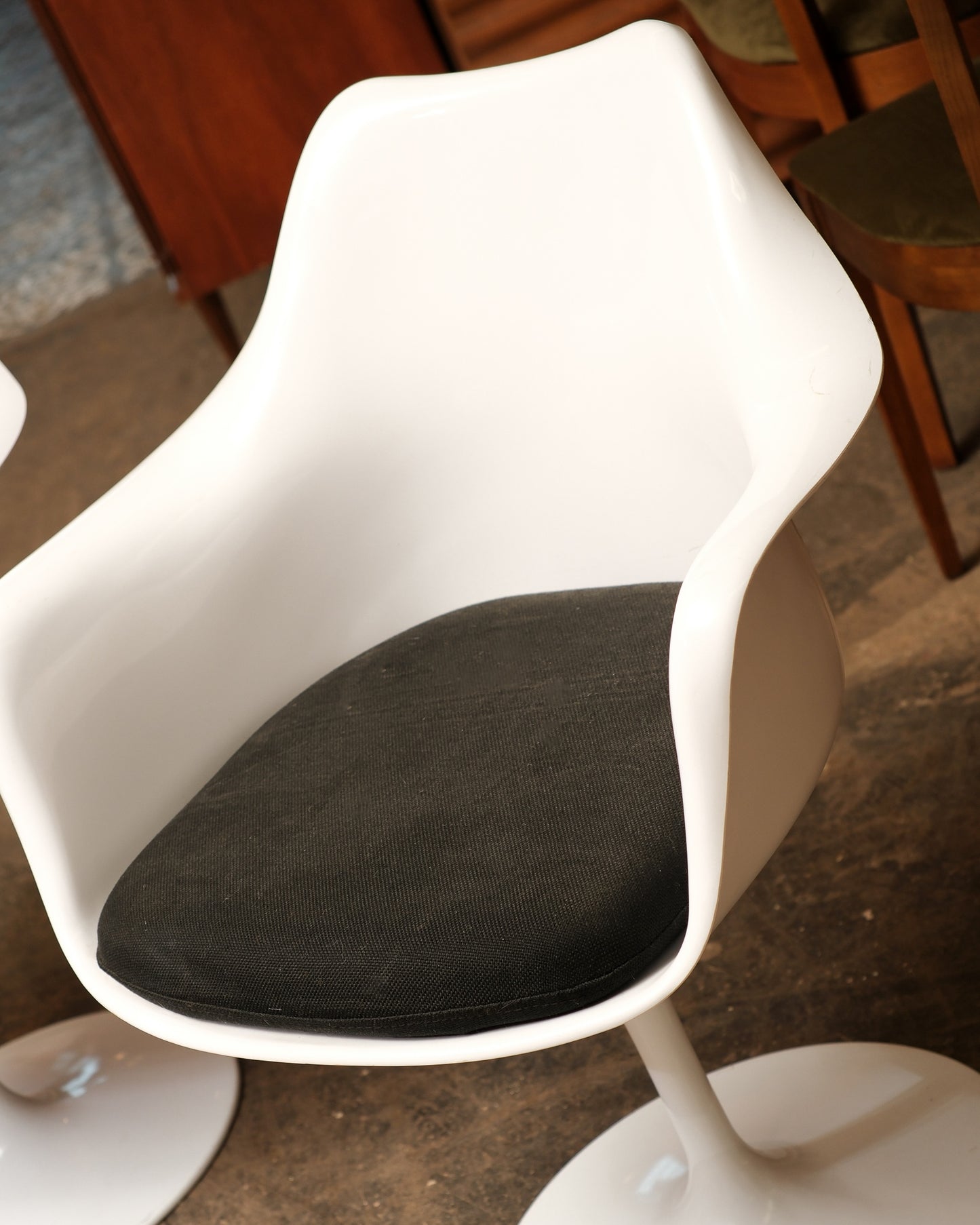 Tulip Arm Chair (Reproduction)