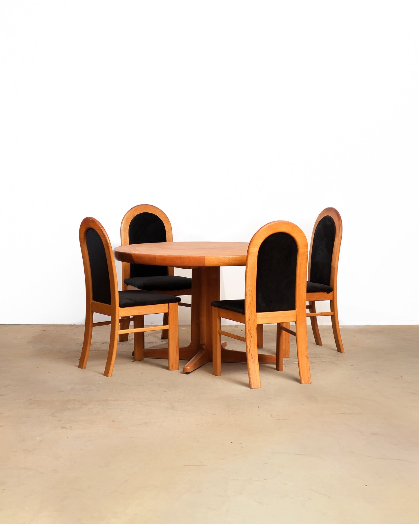 MCM Teak Round Table Set
