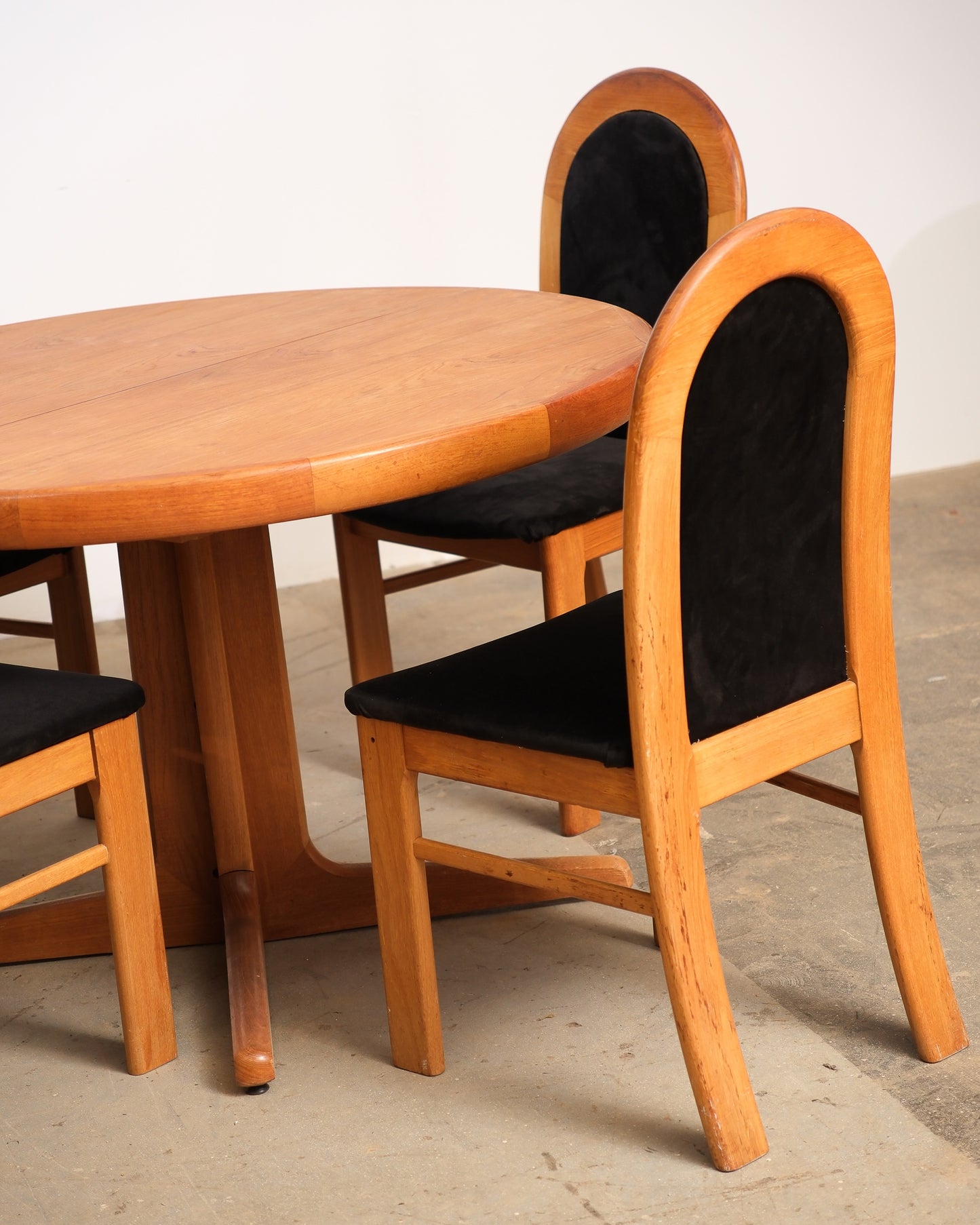 MCM Teak Round Table Set