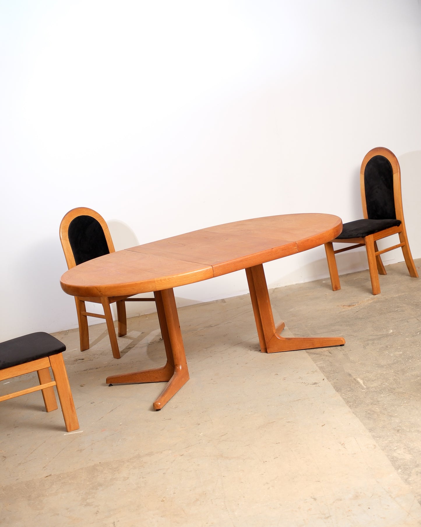 MCM Teak Round Table Set