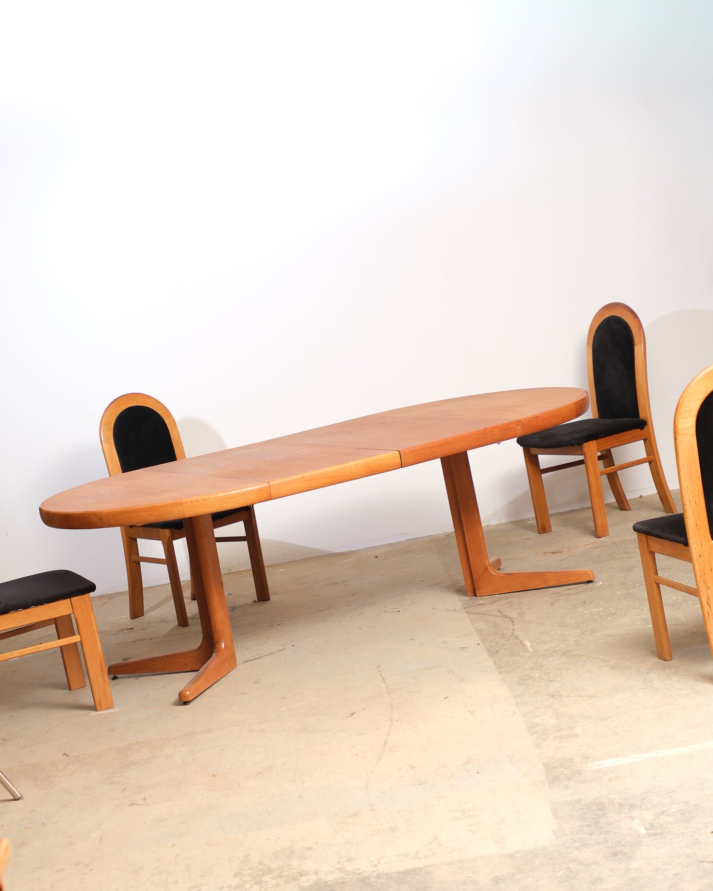 MCM Teak Round Table Set