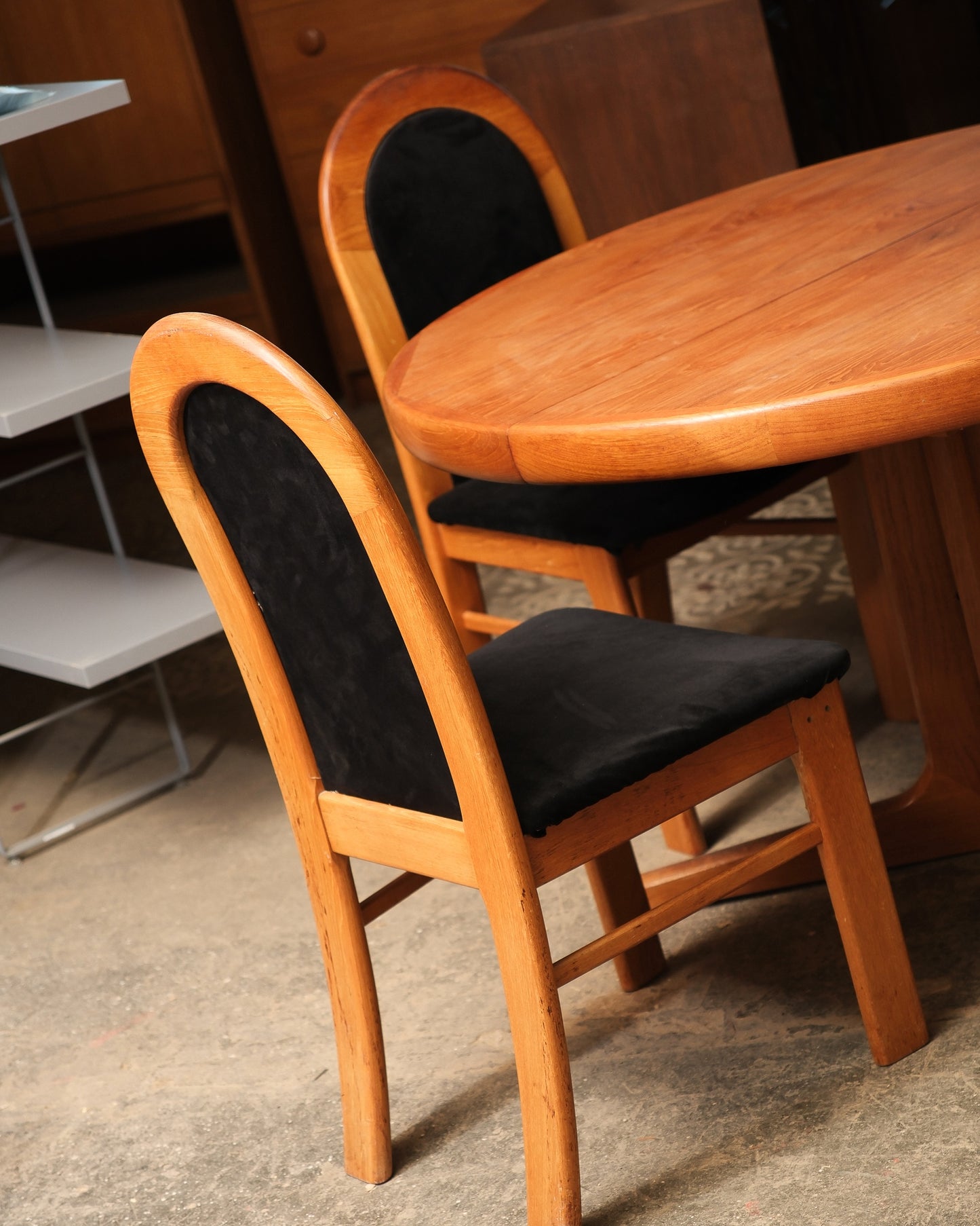 MCM Teak Round Table Set