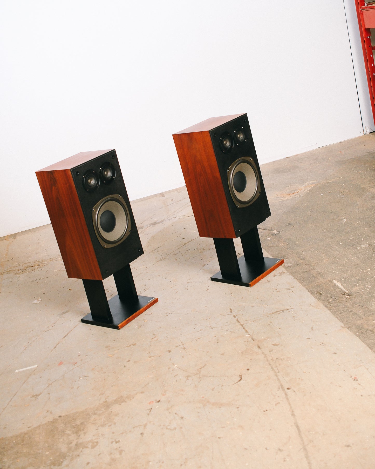 Vintage Realistic Optimus 21 Speakers with Stands