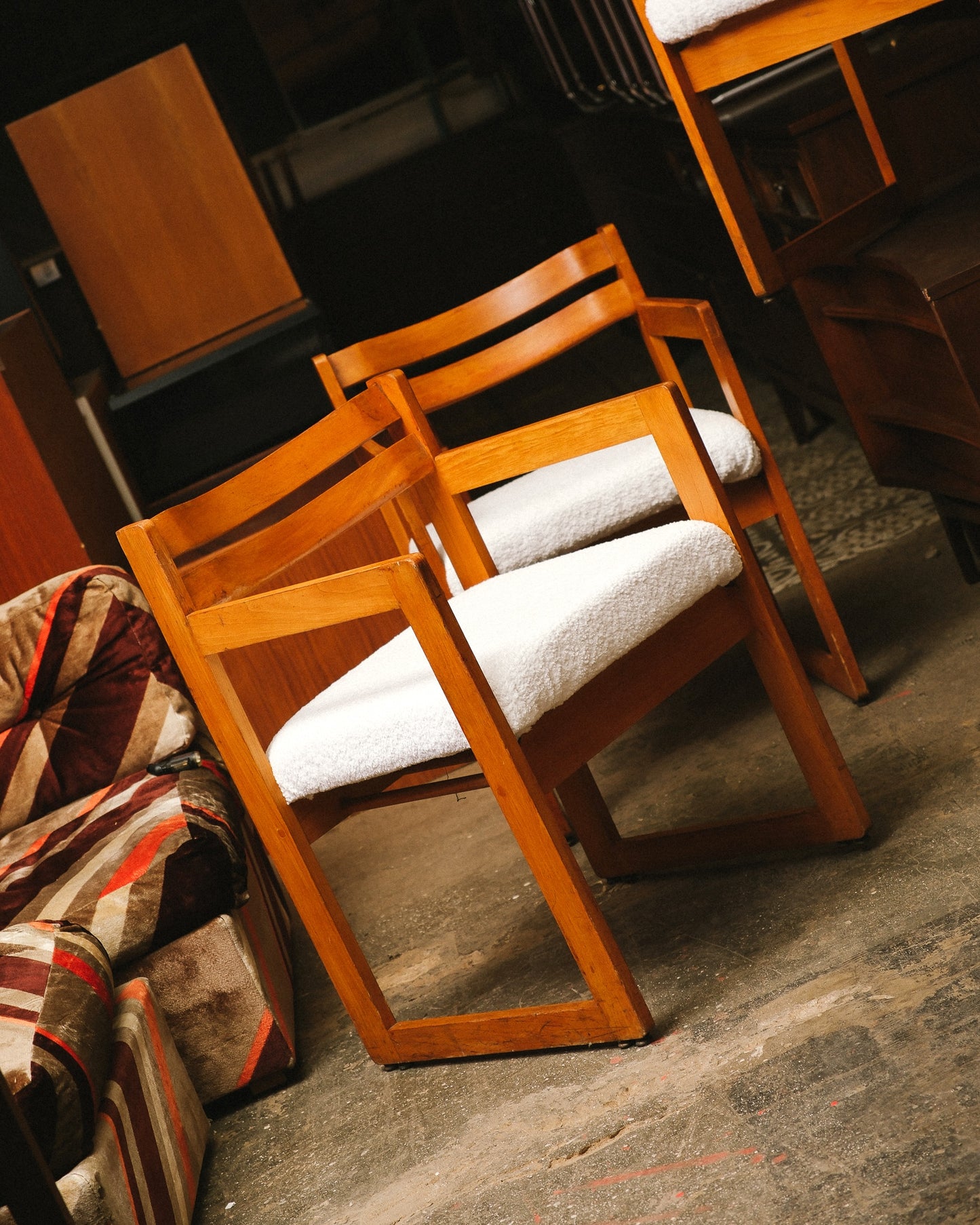 MCM Oak Chair Set by Henderson (1962)