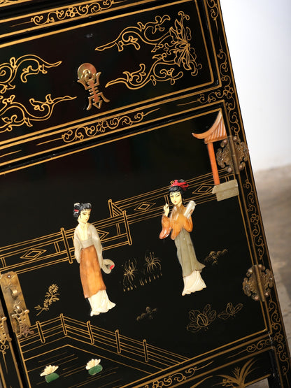 Chinese Chinoiserie Vintage Black Lacquered Nightstand / End Table