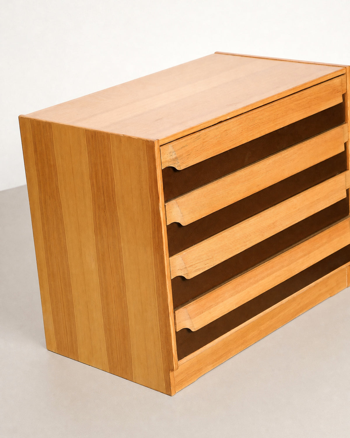 Detail shot showing drawer stacking and pull alignment
