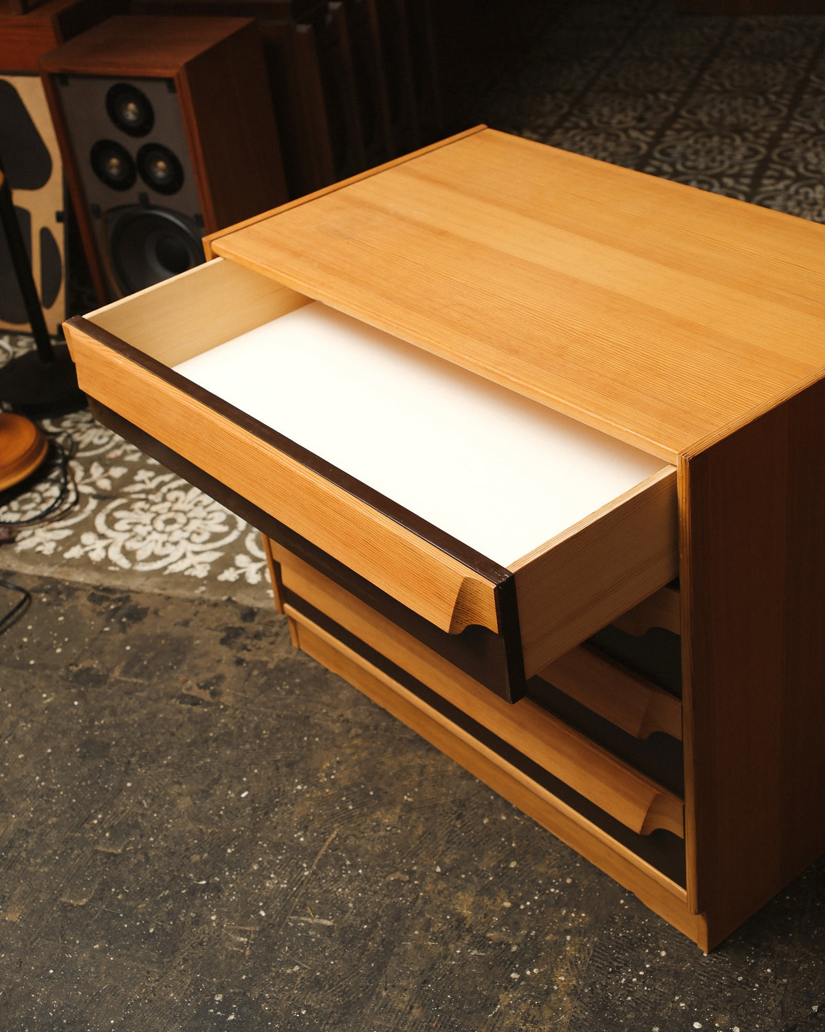 Additional angle of the mid-century modern 4-drawer dresser