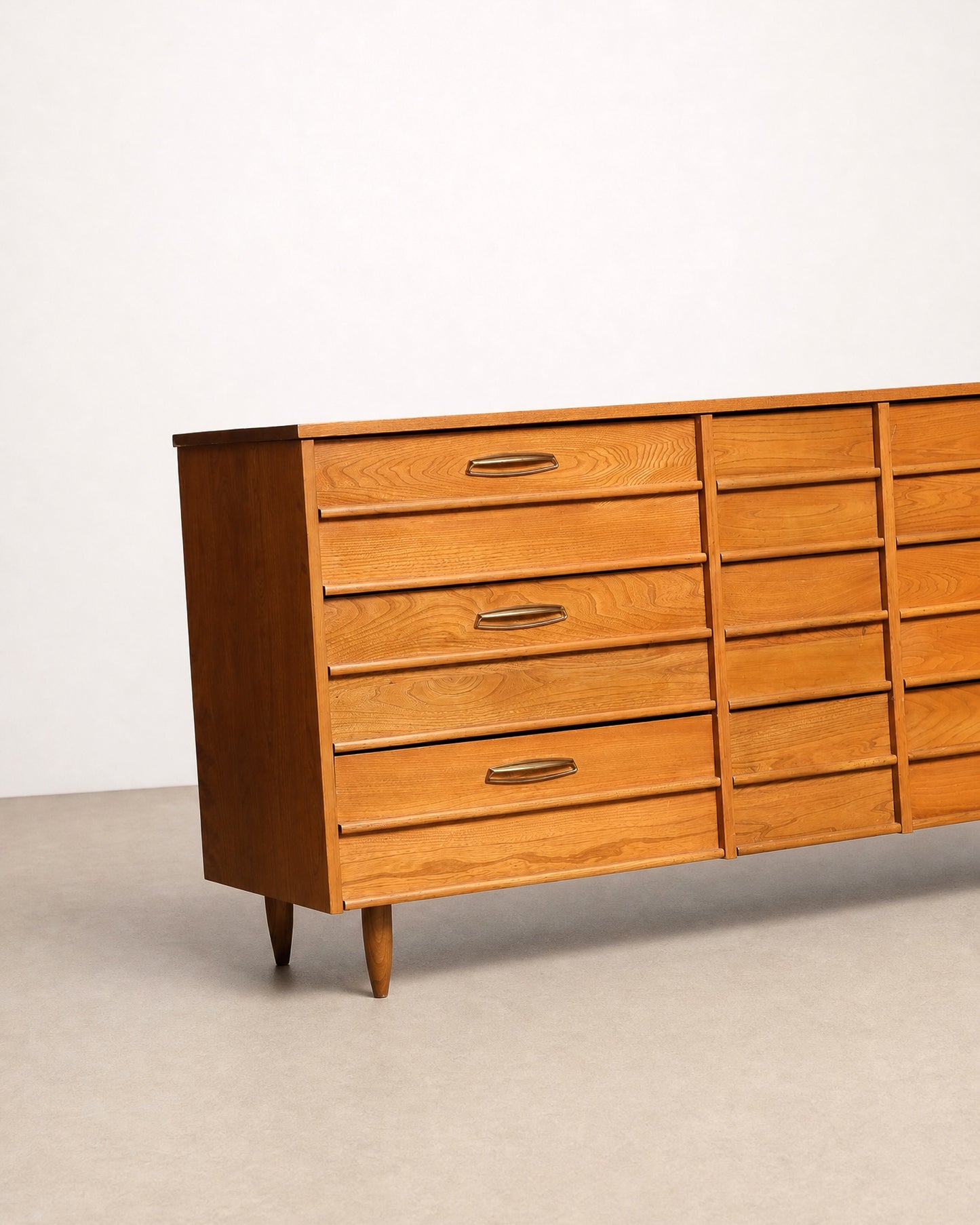 MCM 9-Drawer Dresser (1960s)