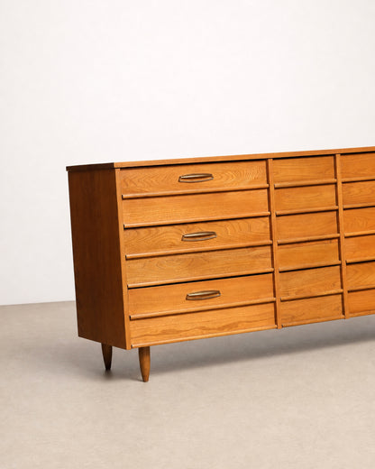 MCM 9-Drawer Dresser (1960s)