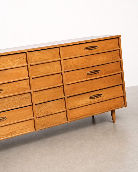 MCM 9-Drawer Dresser (1960s)