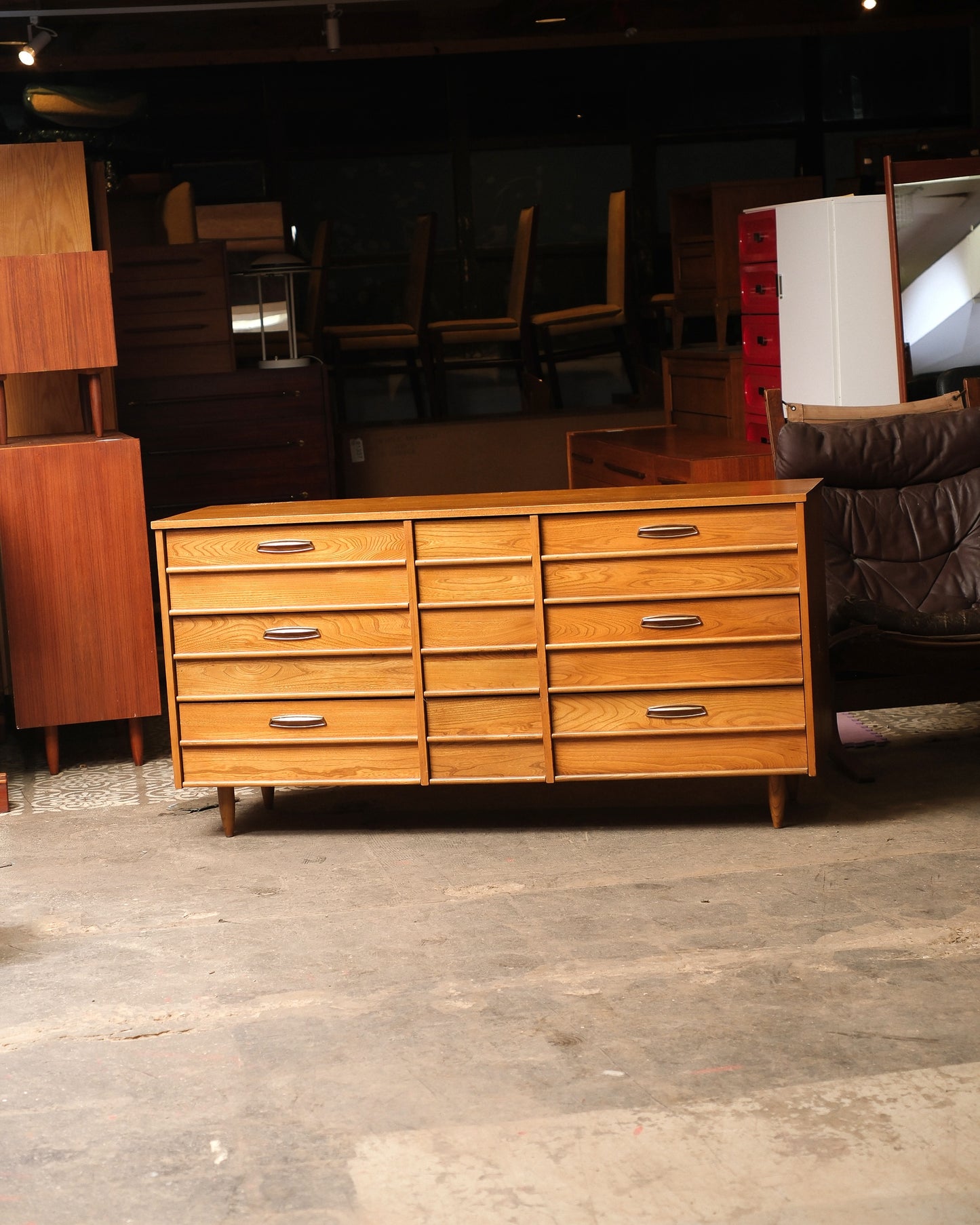 MCM 9-Drawer Dresser (1960s)