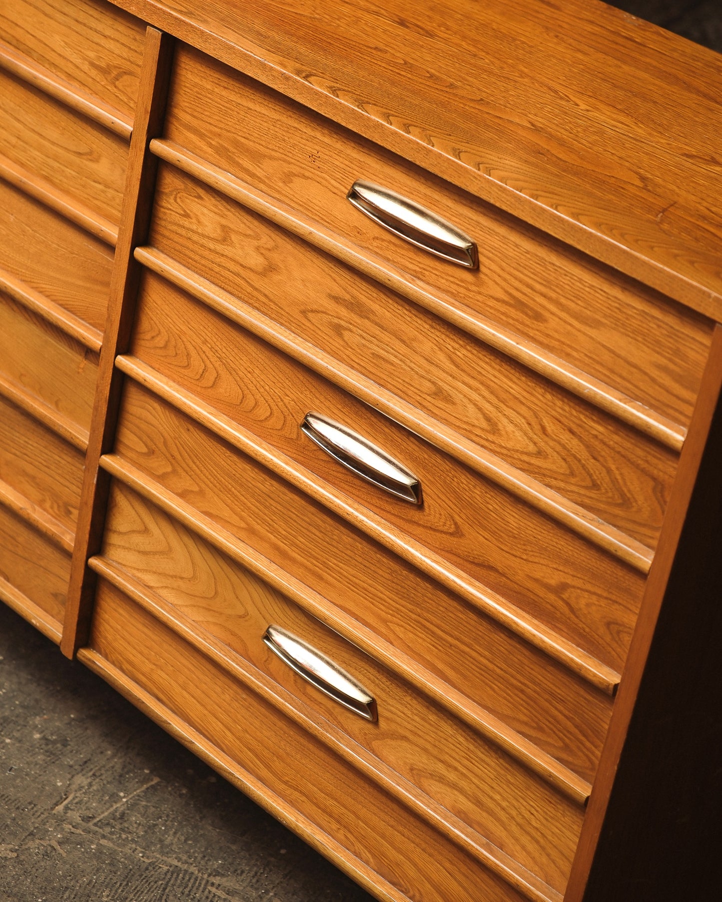 MCM 9-Drawer Dresser (1960s)