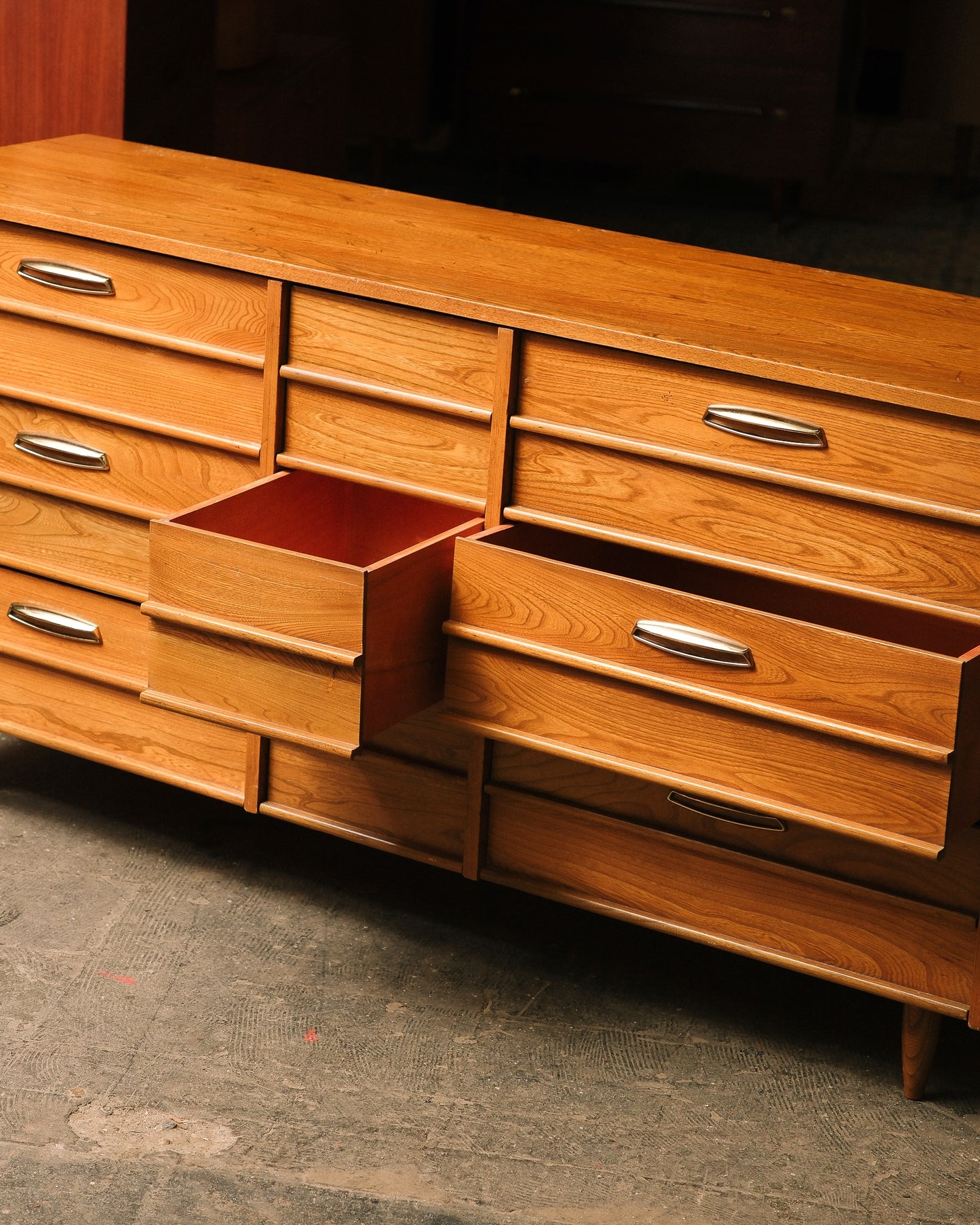 MCM 9-Drawer Dresser (1960s)