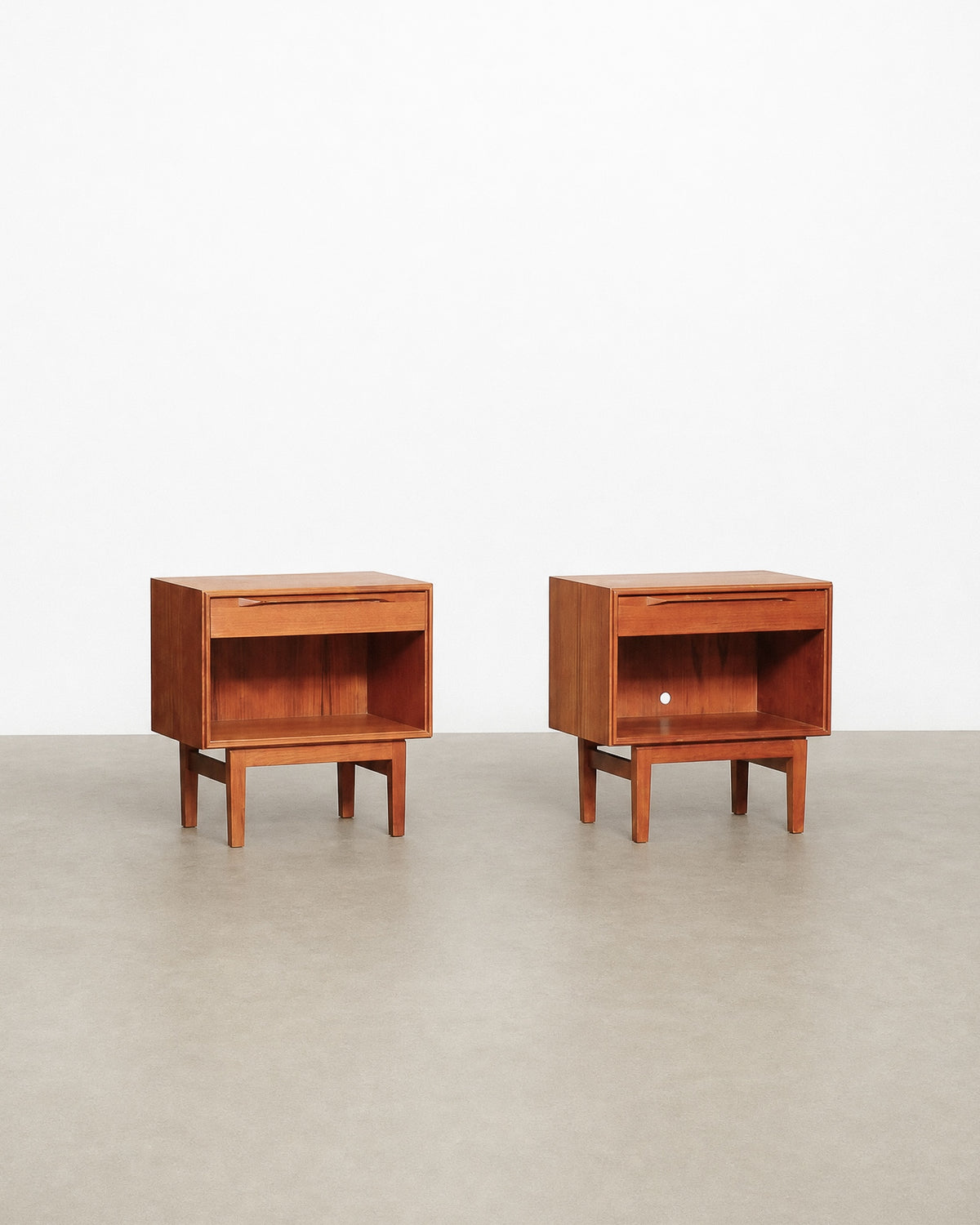 Additional detail shot of the teak grain and drawer front