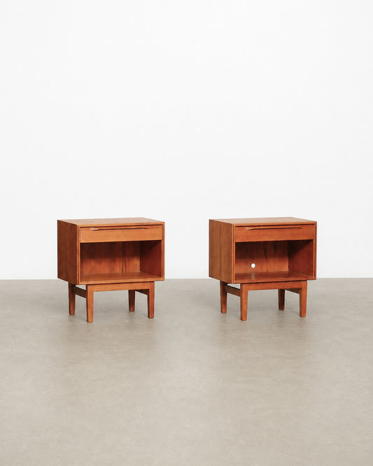 Additional detail shot of the teak grain and drawer front