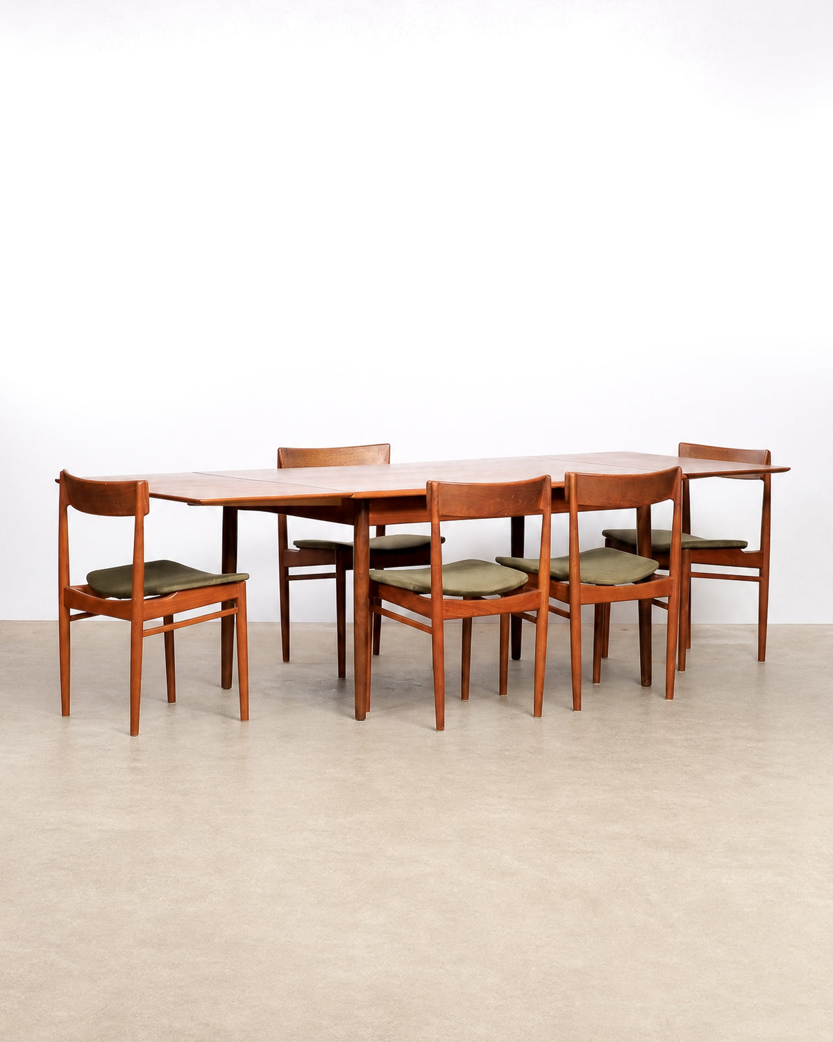 Detail of table corner showing rounded edge and finish