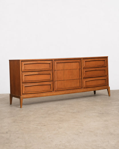 MCM Walnut 9-Drawer Dresser (1960s)