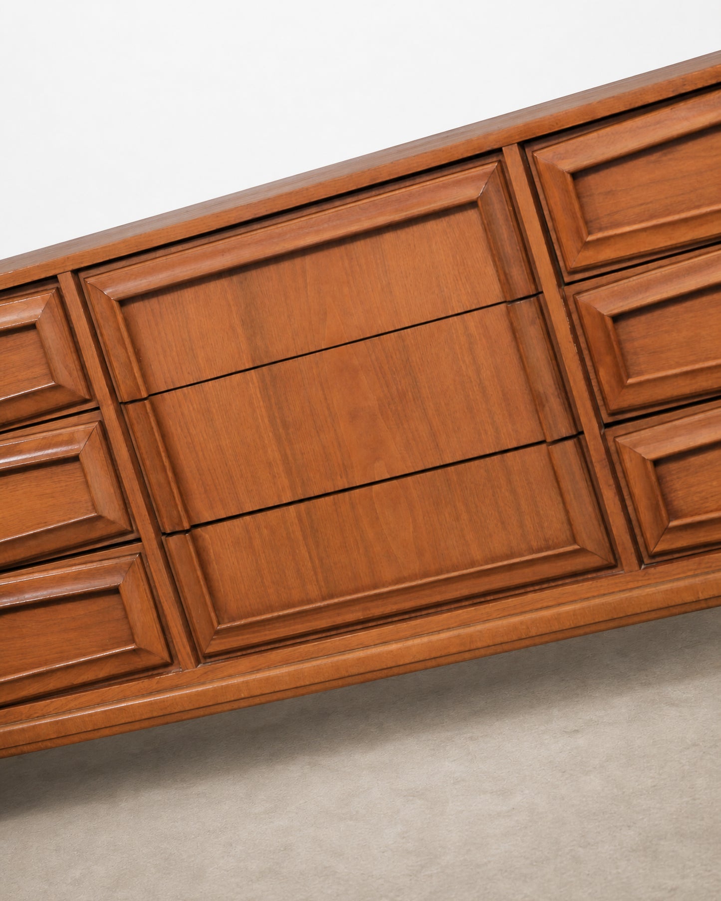 MCM Walnut 9-Drawer Dresser (1960s)