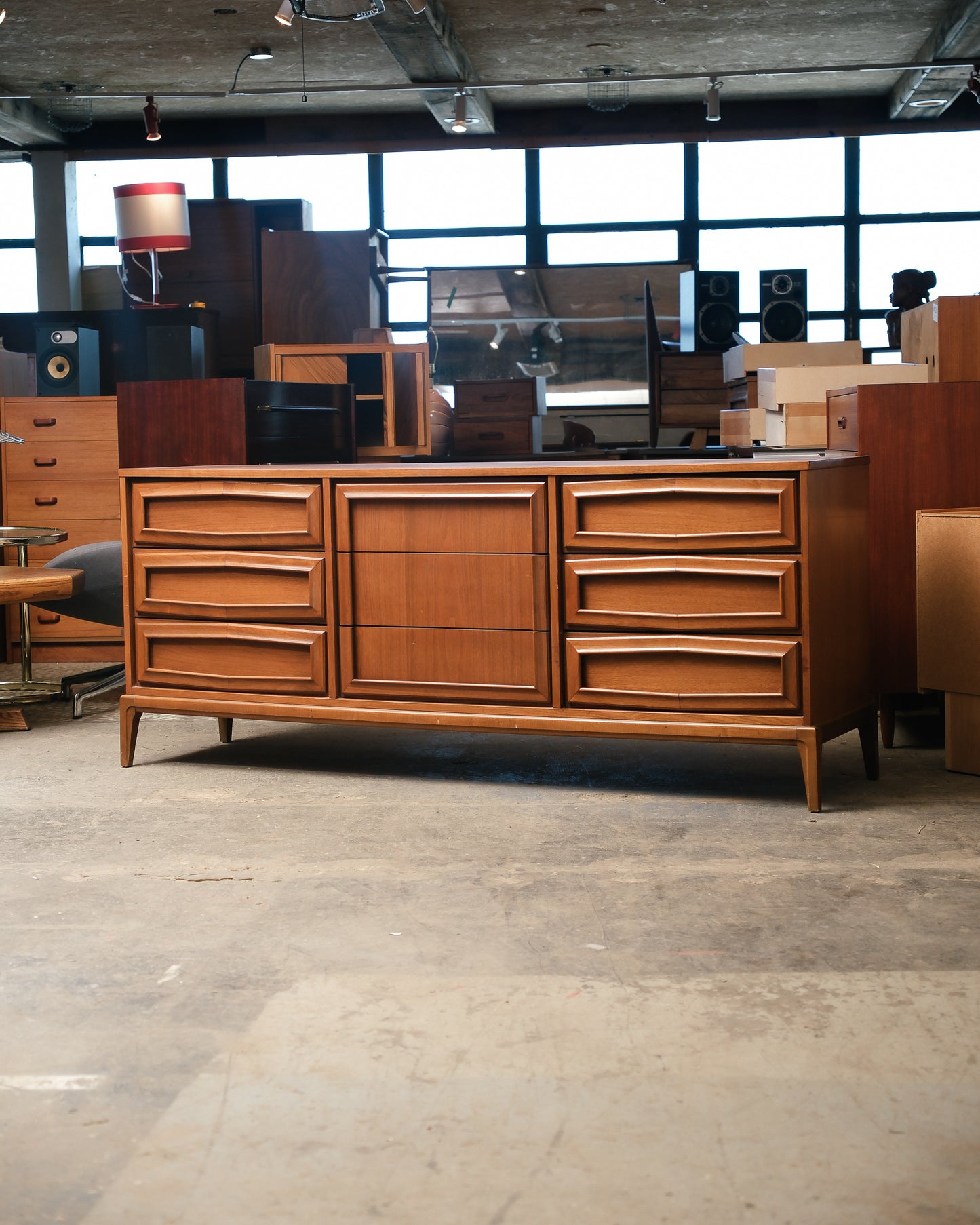 MCM Walnut 9-Drawer Dresser (1960s)