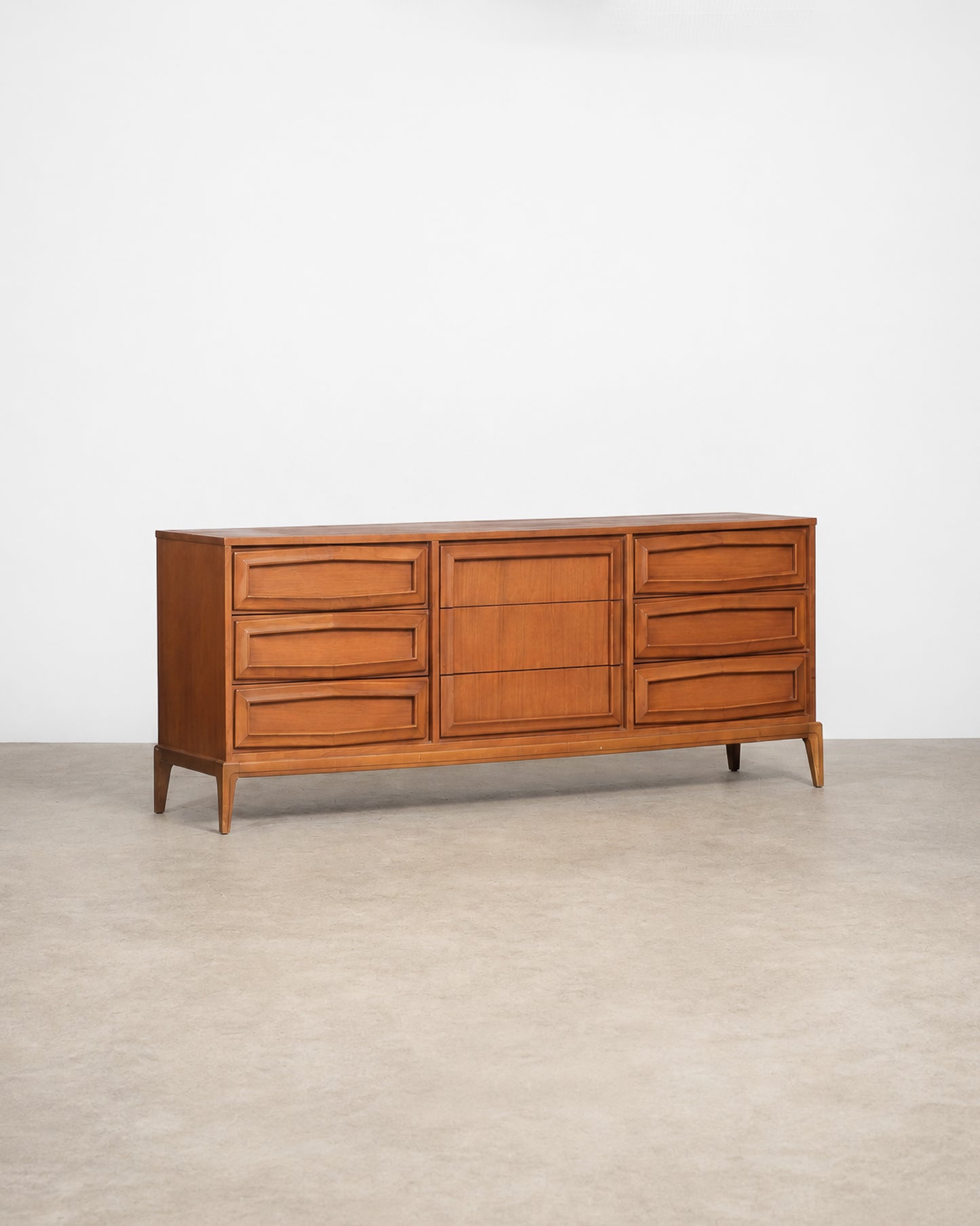 MCM Walnut 9-Drawer Dresser (1960s)