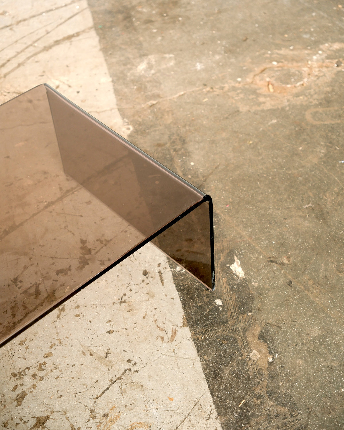Detail of the waterfall curve where the top meets the side panel.